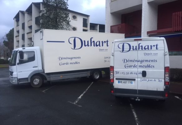 Camion de déménagement au Pays basque